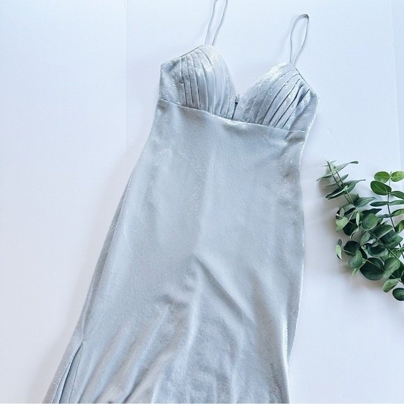 Mac Duggal Ieena Fully Sequined Plunging Trumpet Gown Shimmering Ice - Picture 8 of 13